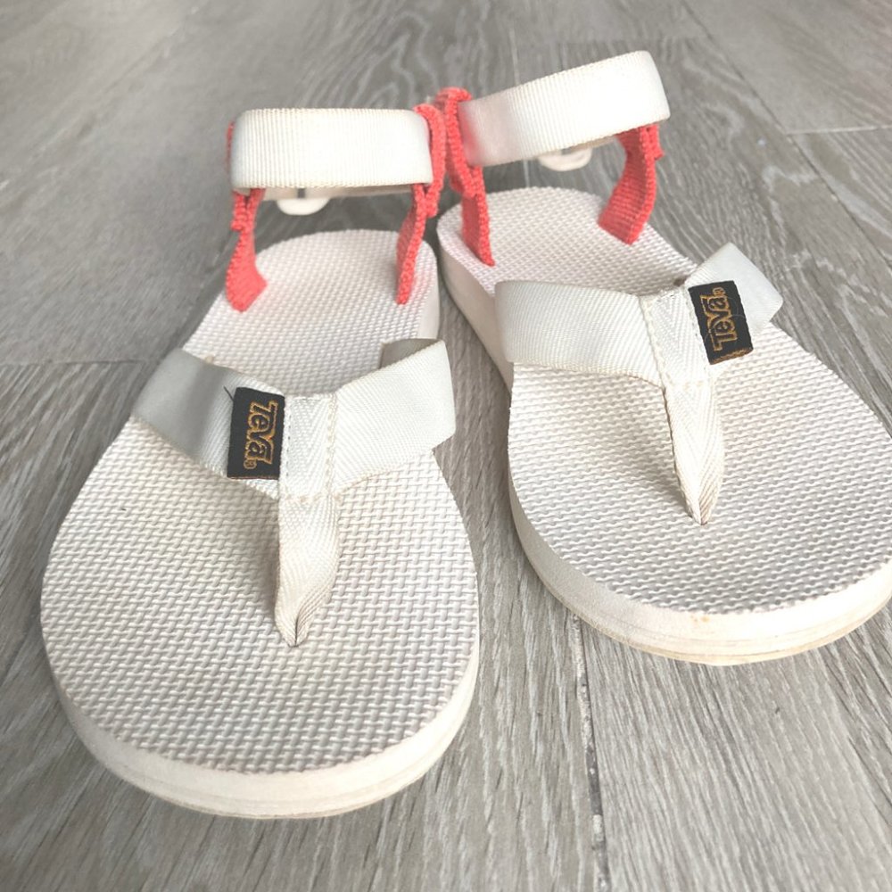 Teva Flip flops with Ankle Strap Size 6